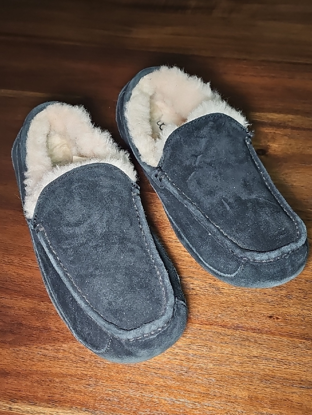 UGG Men's Charcoal Black Suede Shearling Lined Slip Loafers Slipper Mocassin Q14